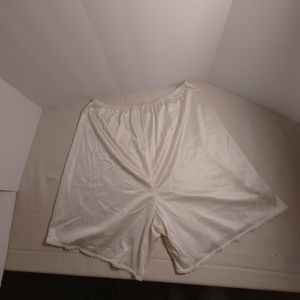 Petti Pants Bloomers Size L Nylon Lace Trim USA Made Vassarette